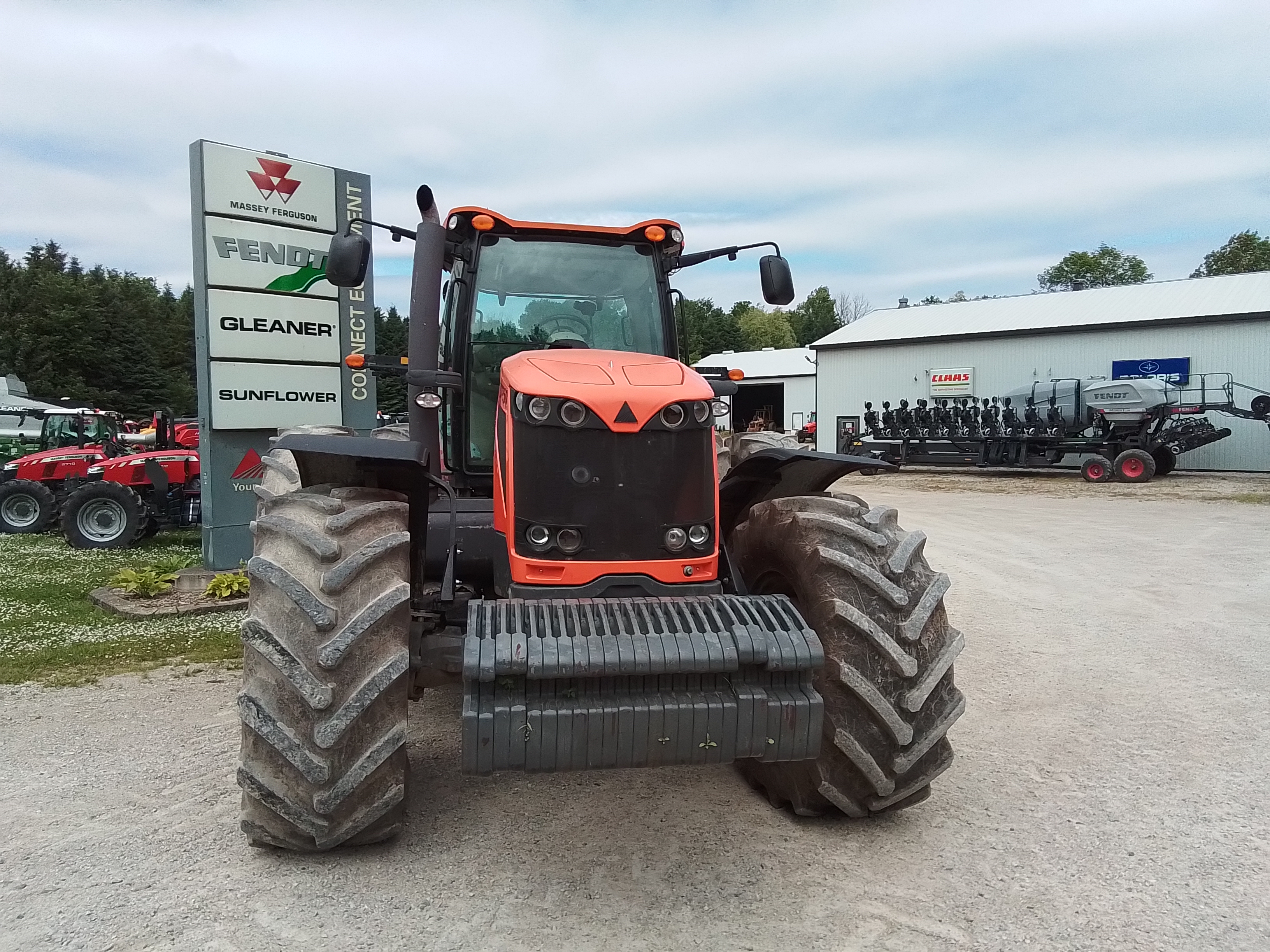 2009 AGCO DT250B Tractor