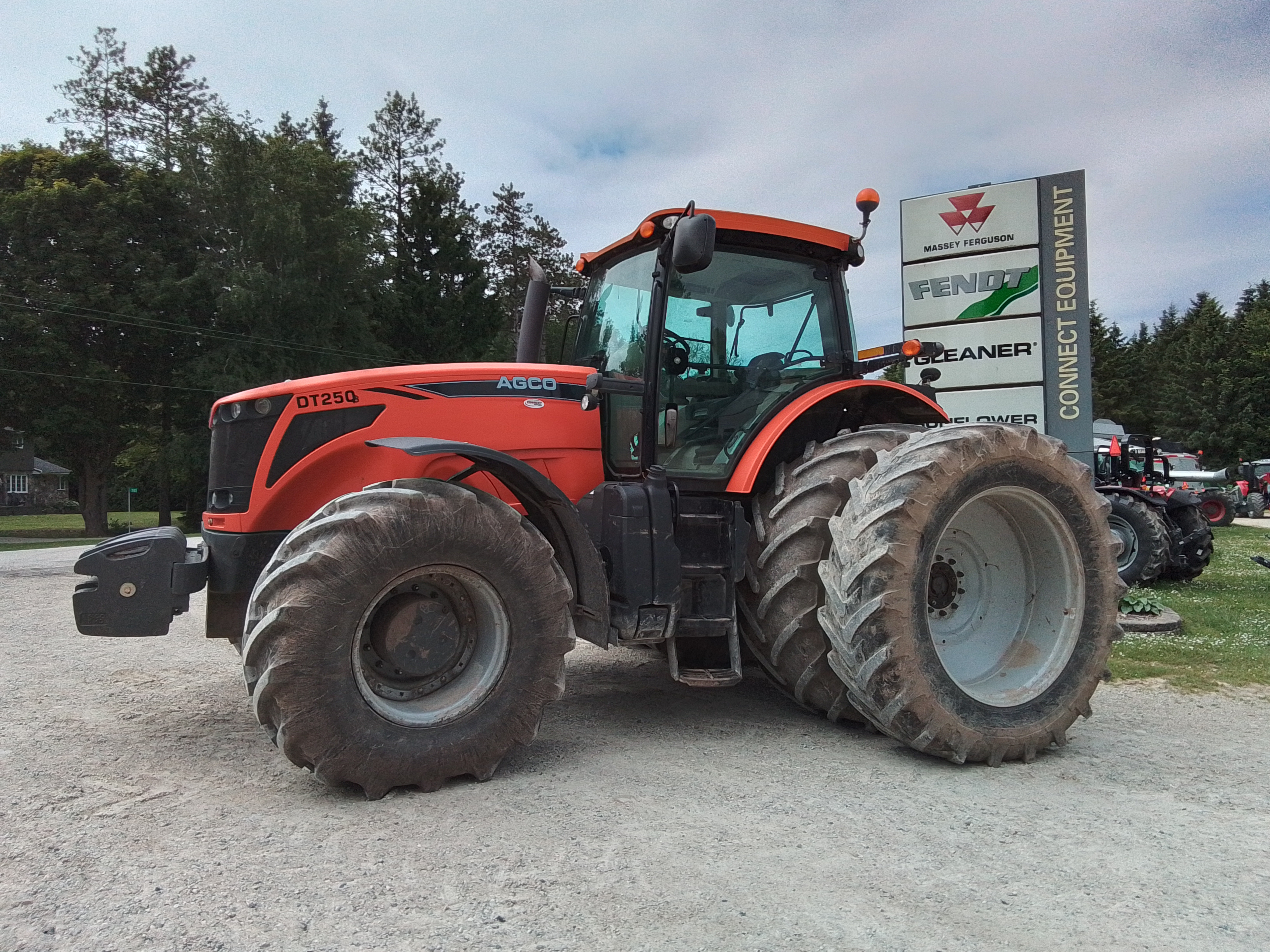 2009 AGCO DT250B Tractor