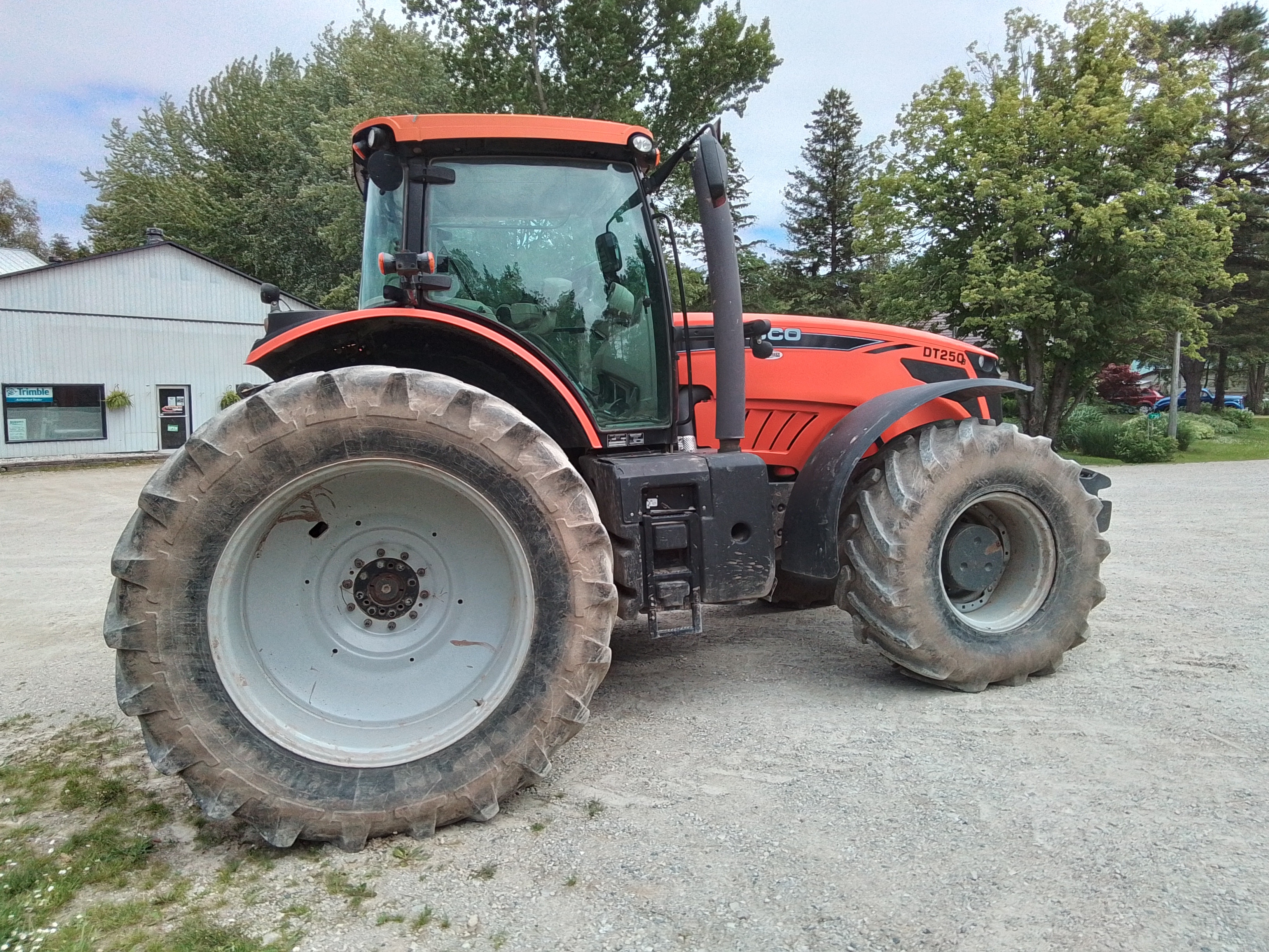 2009 AGCO DT250B Tractor