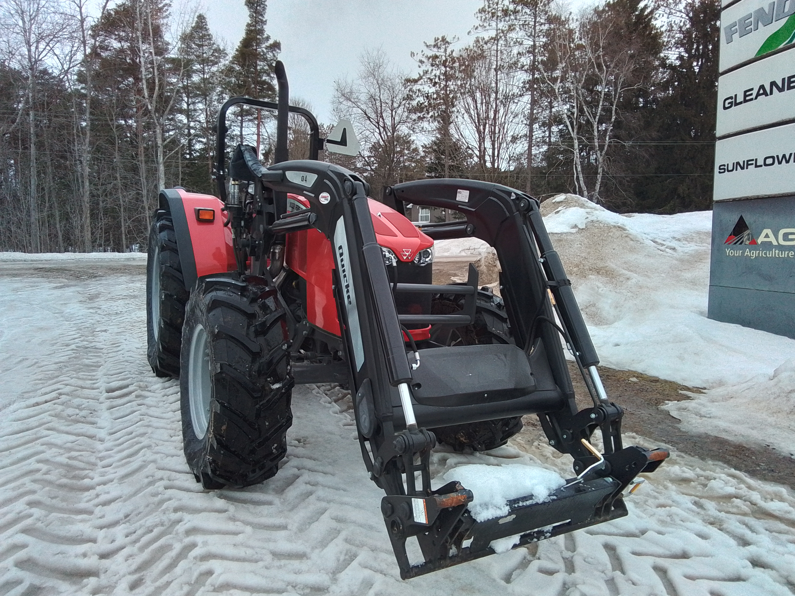 2023 Massey Ferguson 5710 Tractor
