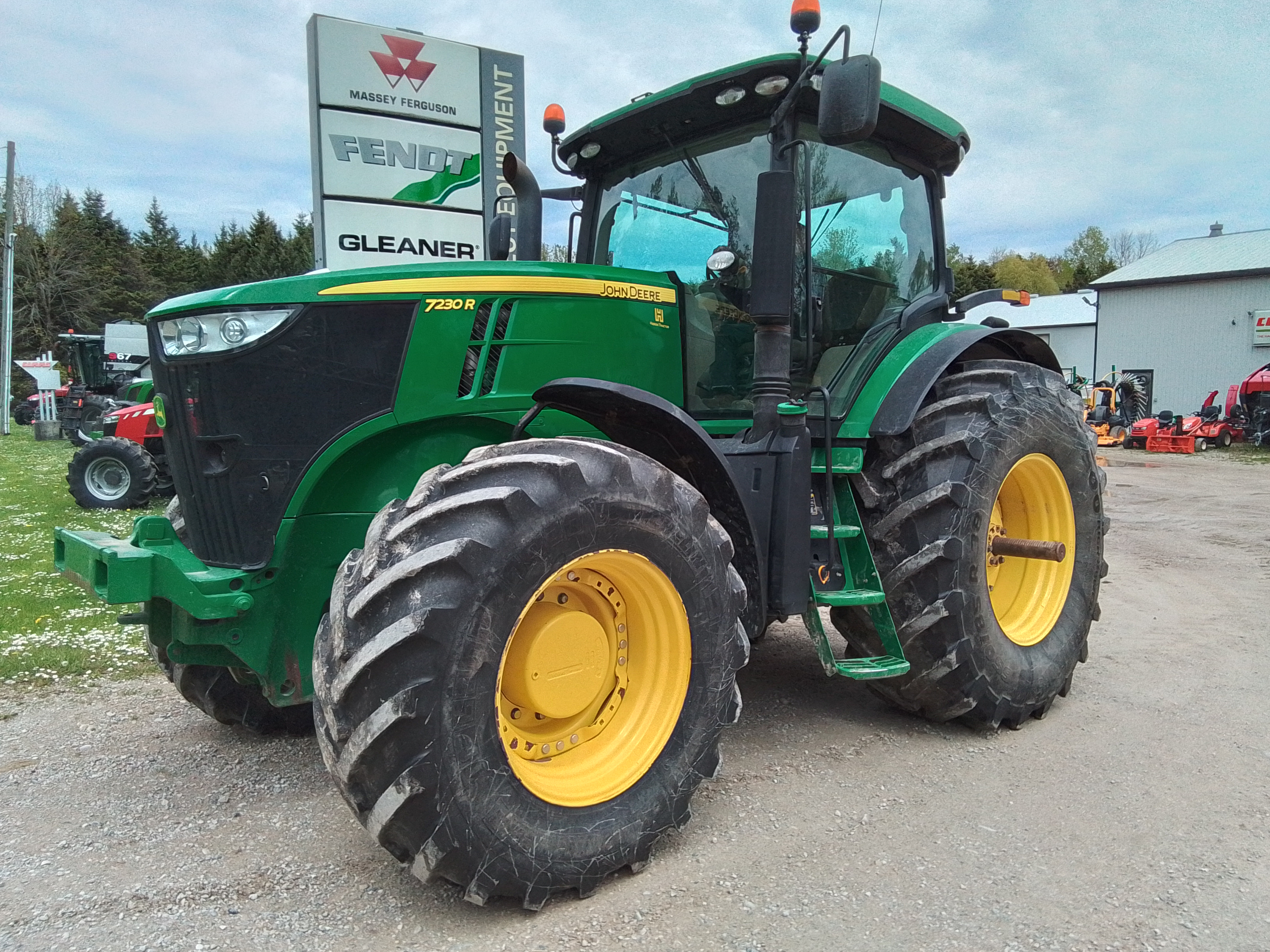 2012 John Deere 7230R Tractor