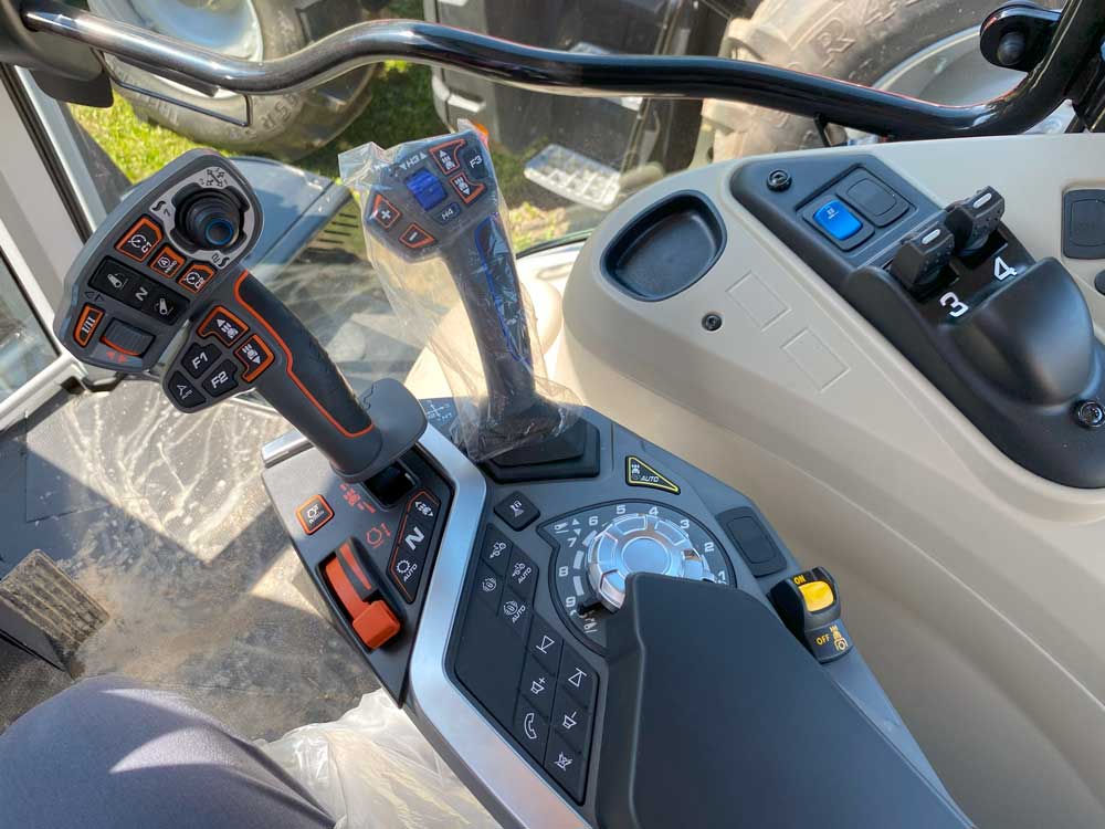 Massey Ferguson 6S.165 Tractor