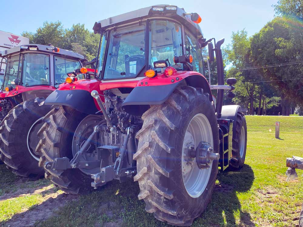 Massey Ferguson 7S.165 Tractor