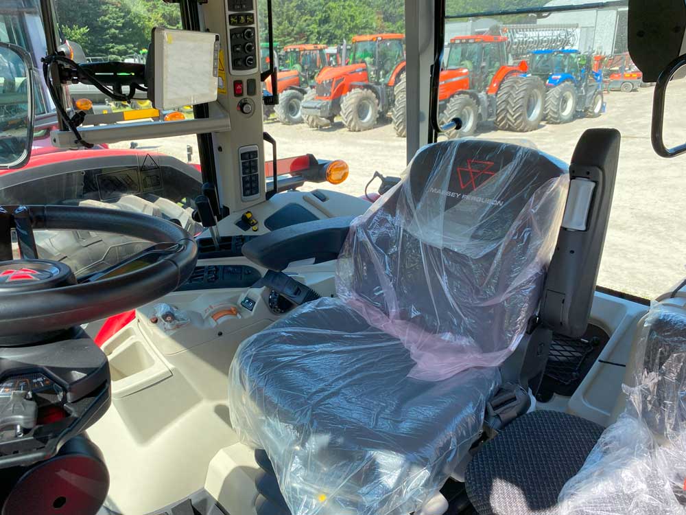 Massey Ferguson 7S.165 Tractor