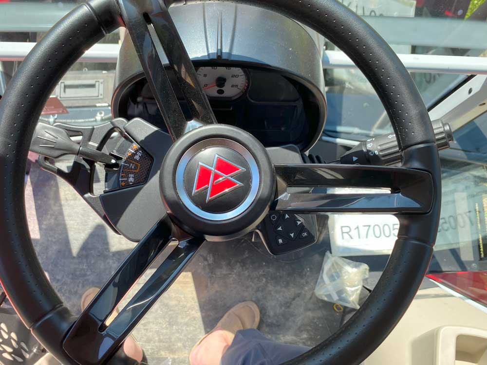 Massey Ferguson 7S.165 Tractor