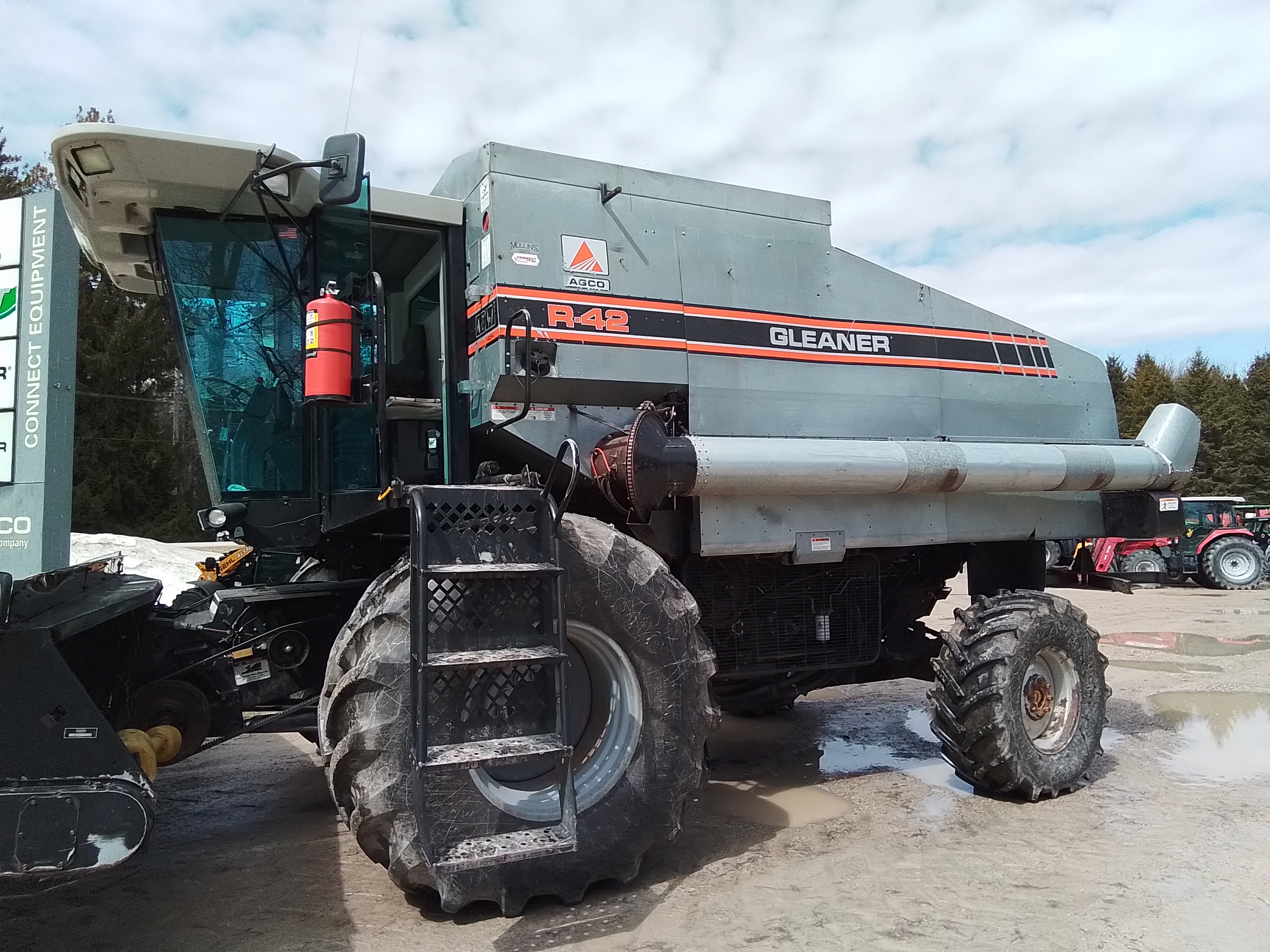 1996 Gleaner R42 Combine