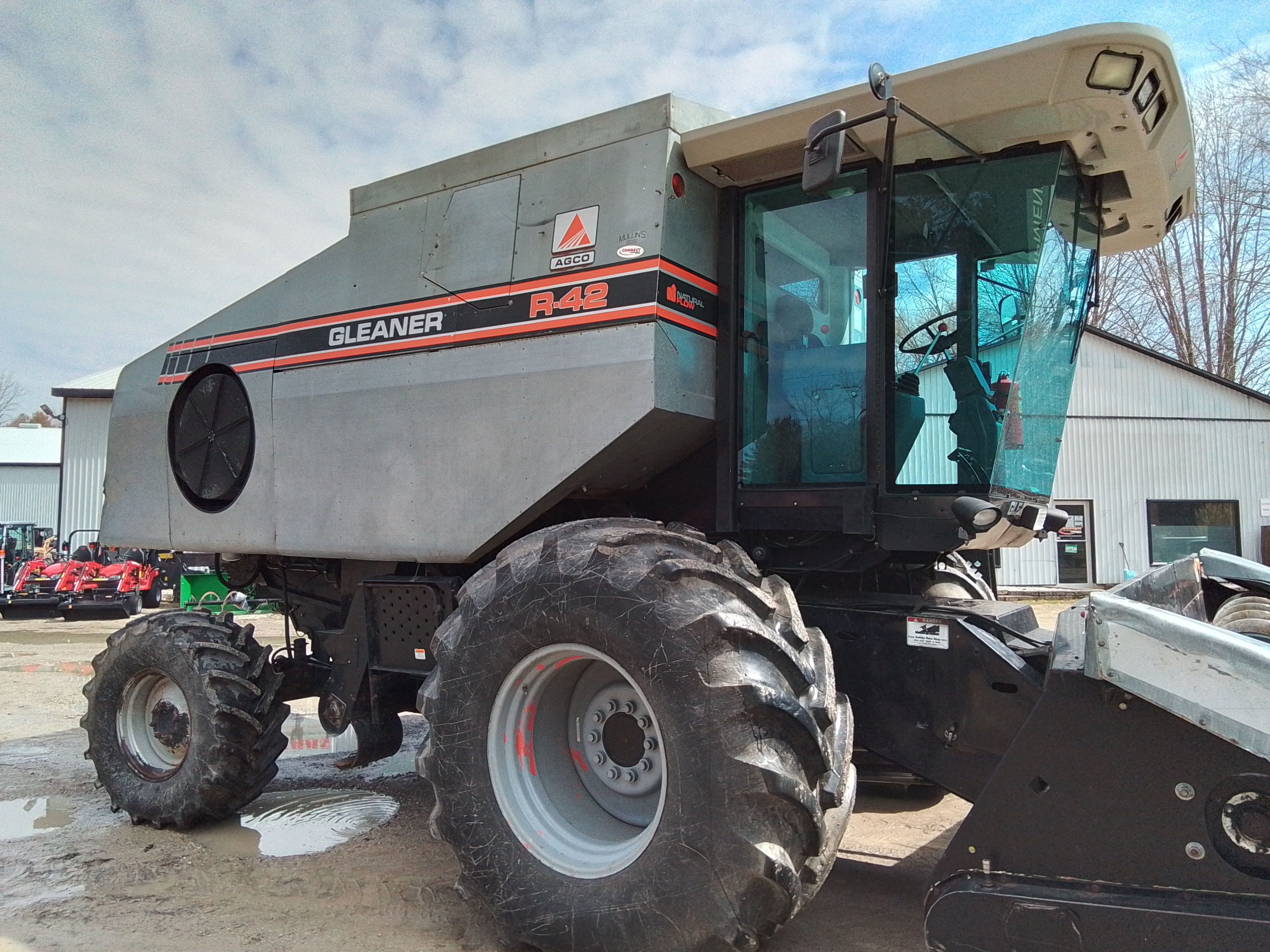 1996 Gleaner R42 Combine