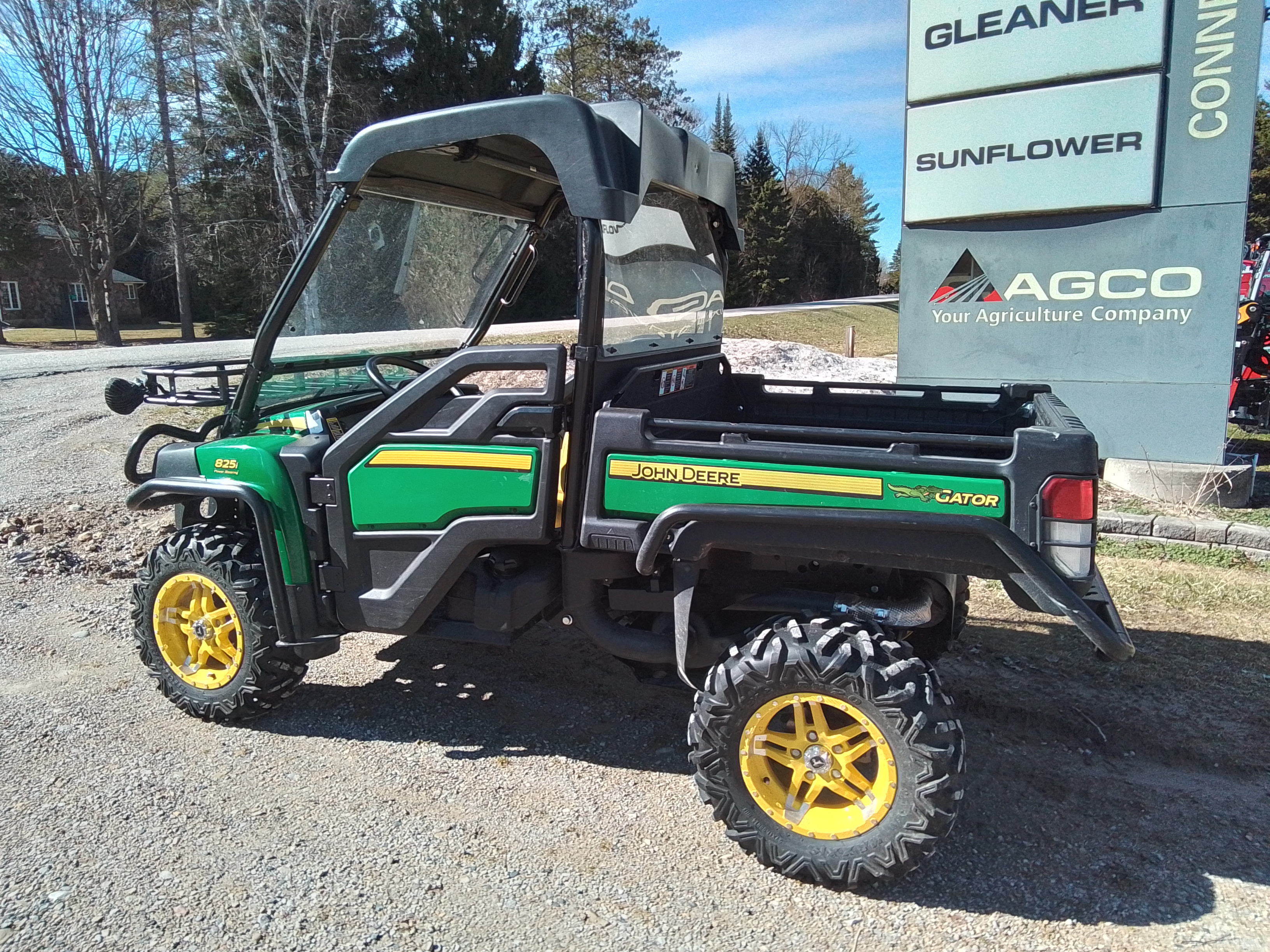 2017 John Deere 8251 Misc