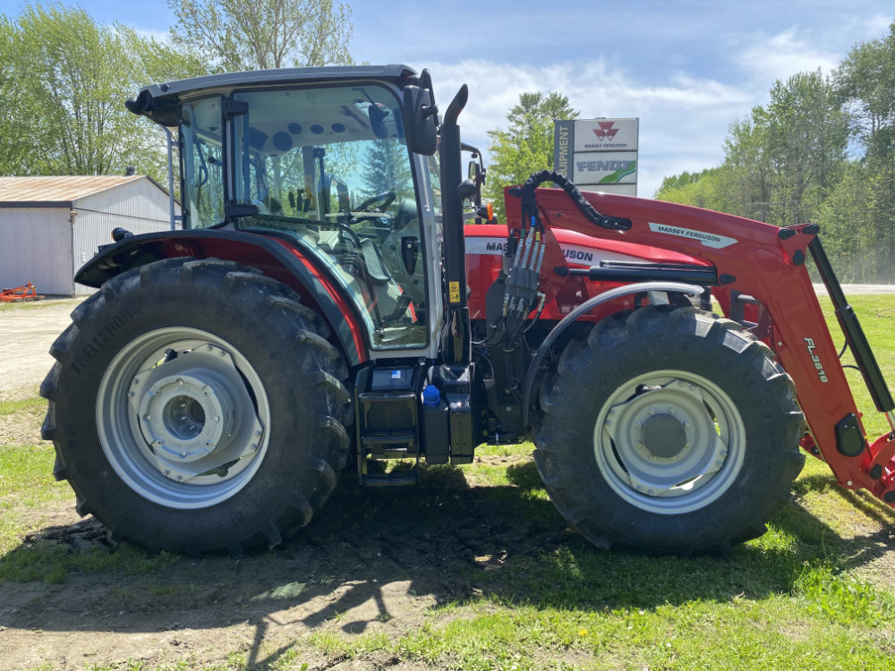 Massey Ferguson 5M.145 Tractor