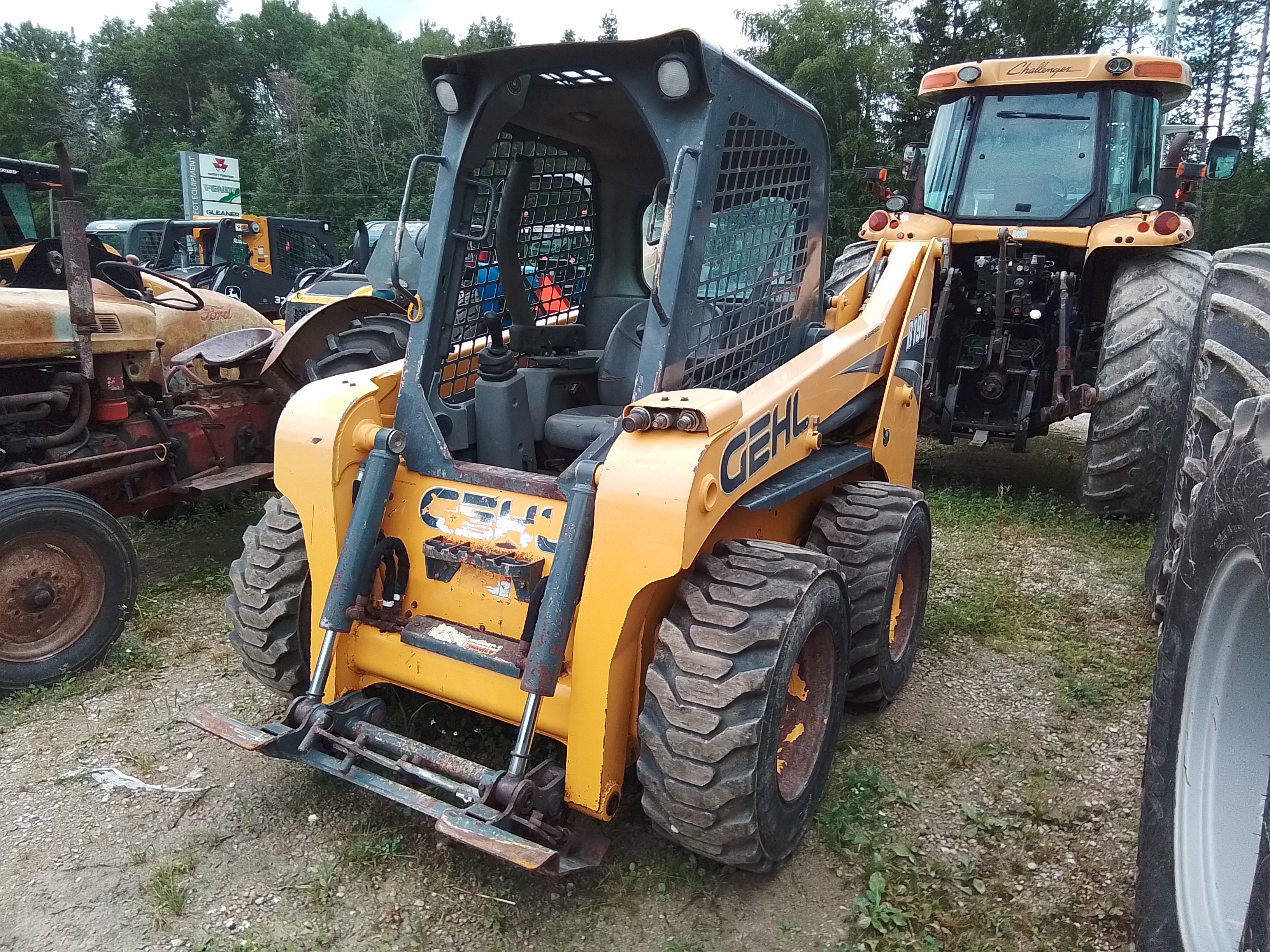Gehl R190 Skid Steer Loader