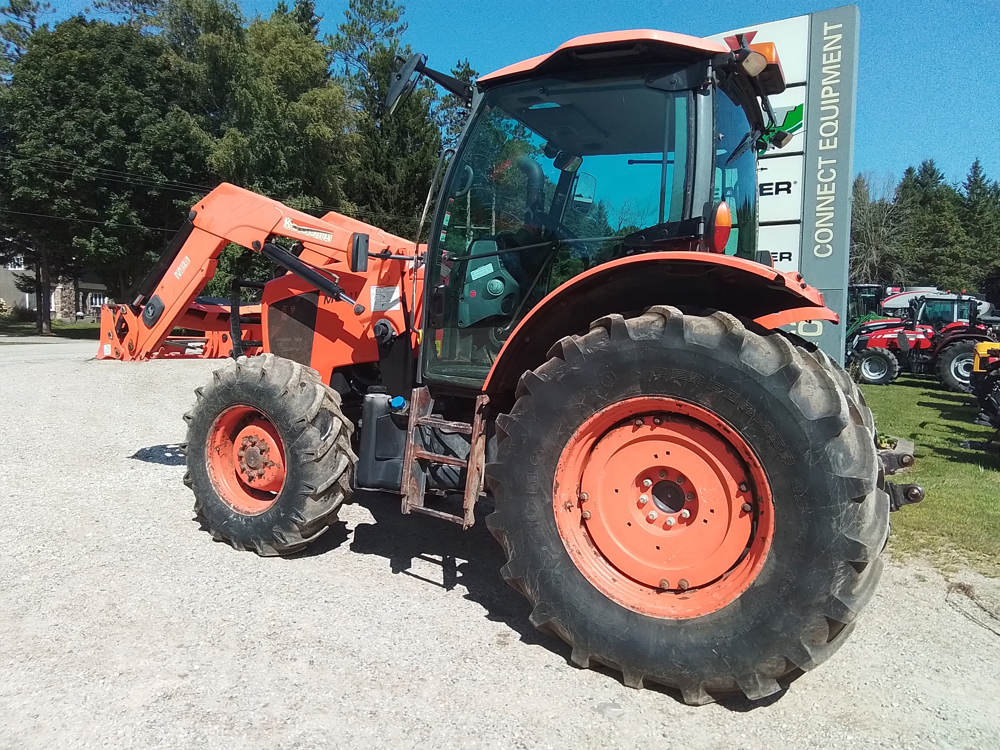 2016 Kubota M6-111DTCC-F Tractor