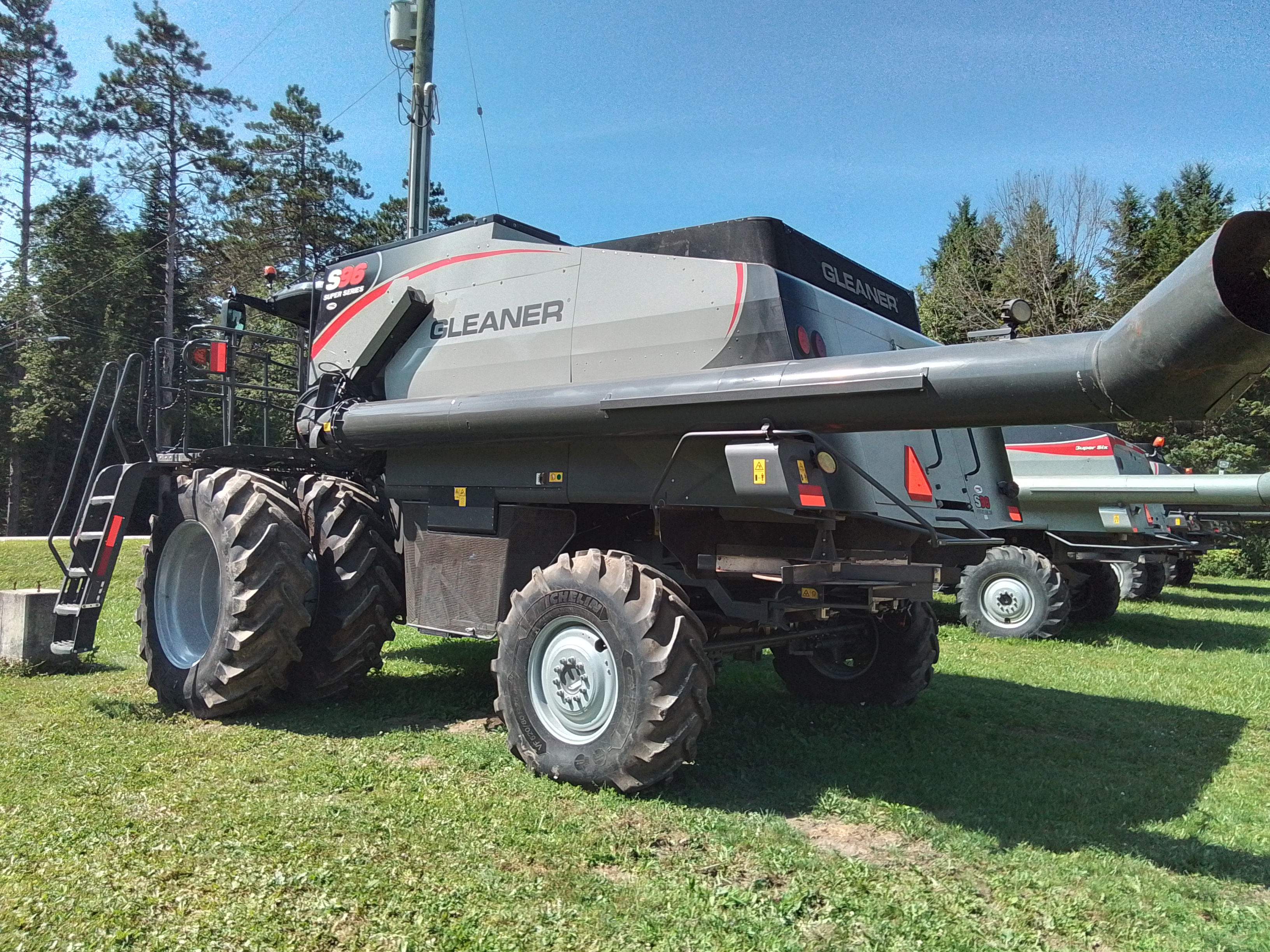2022 Gleaner S96 Combine