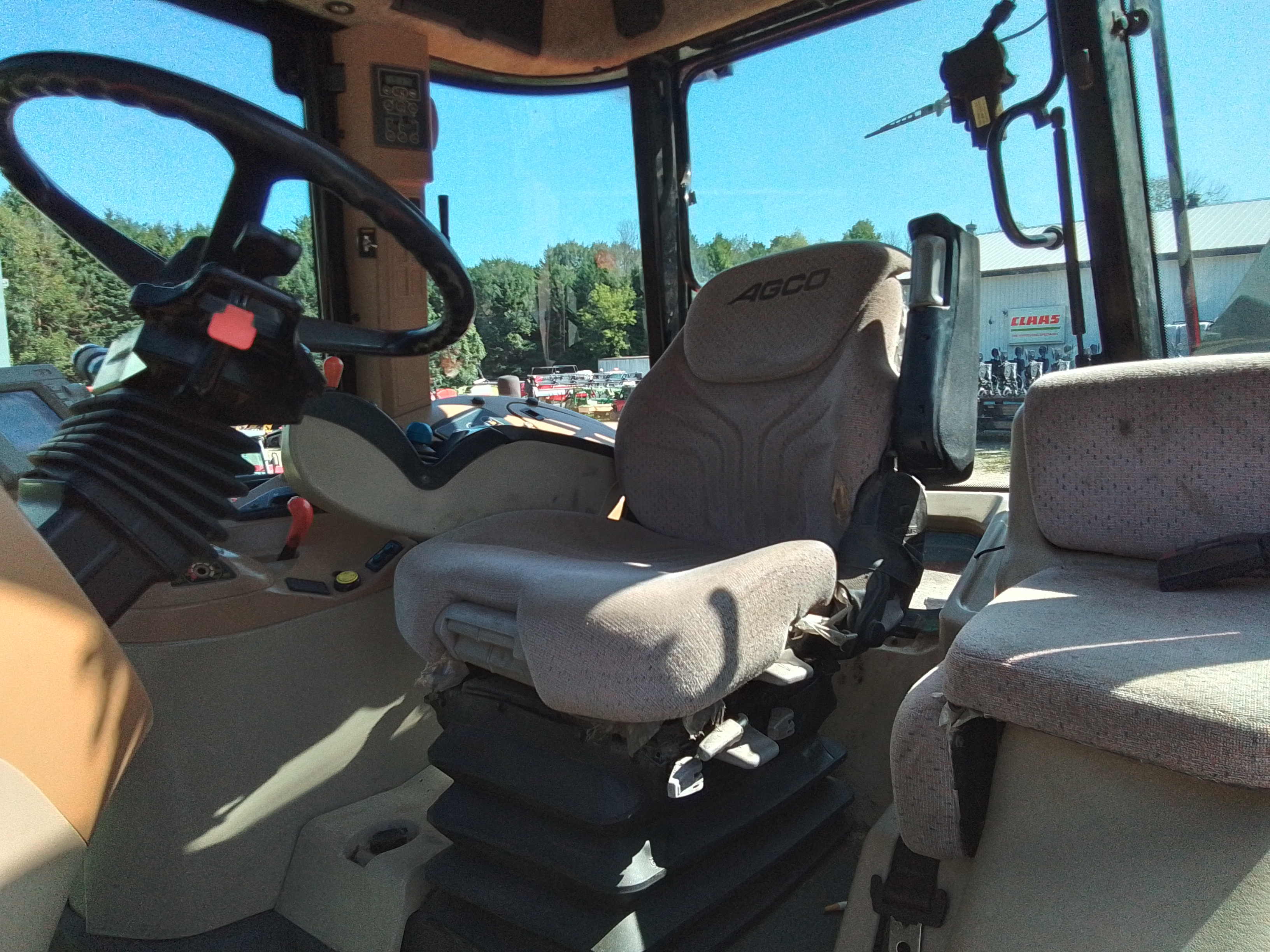 AGCO DT220A Tractor