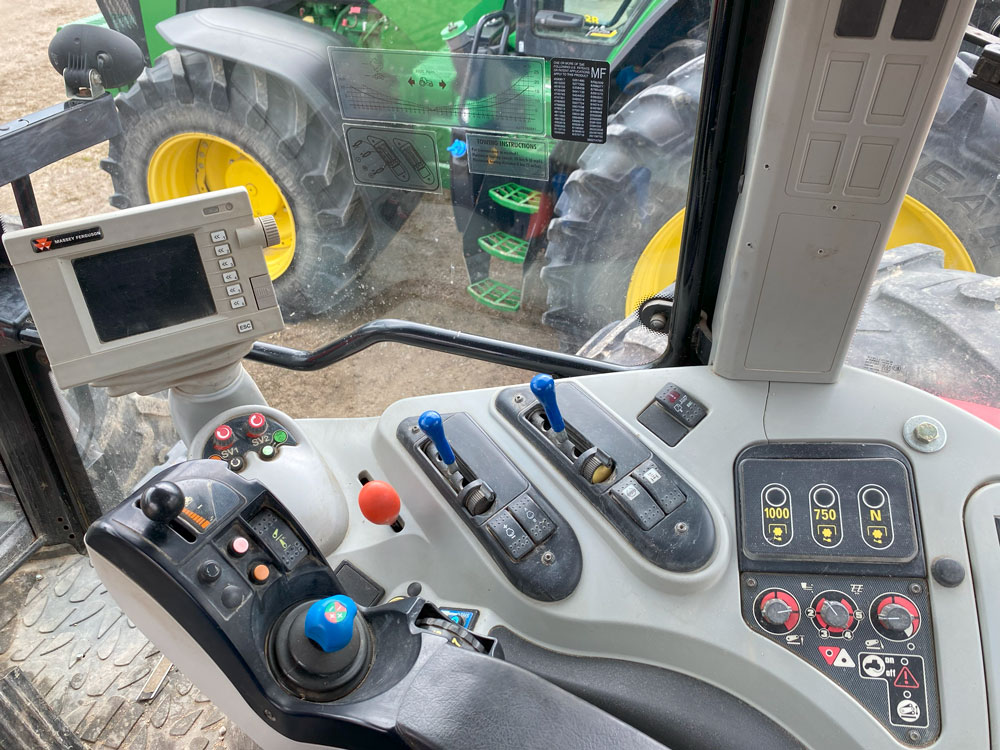 2004 Massey Ferguson 8450 Tractor