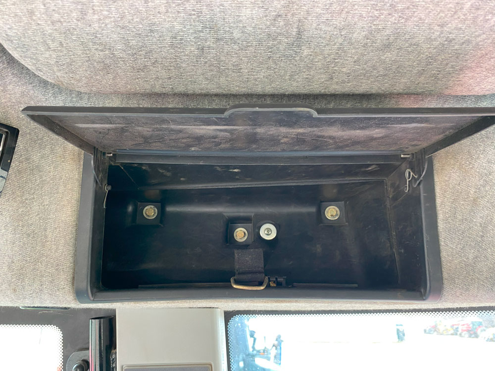 2004 Massey Ferguson 8450 Tractor