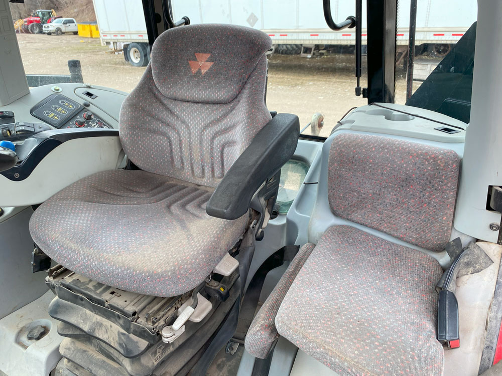 2004 Massey Ferguson 8450 Tractor