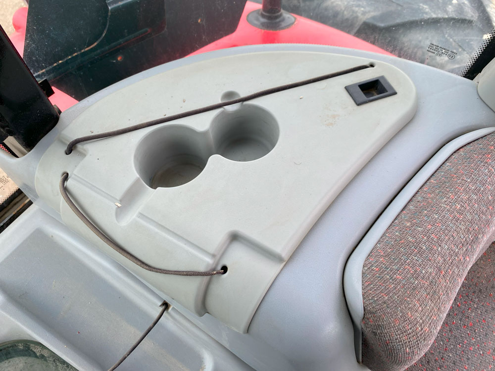 2004 Massey Ferguson 8450 Tractor