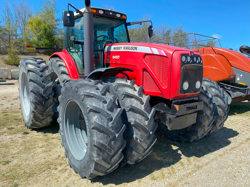 2004 Massey Ferguson 8450 Tractor