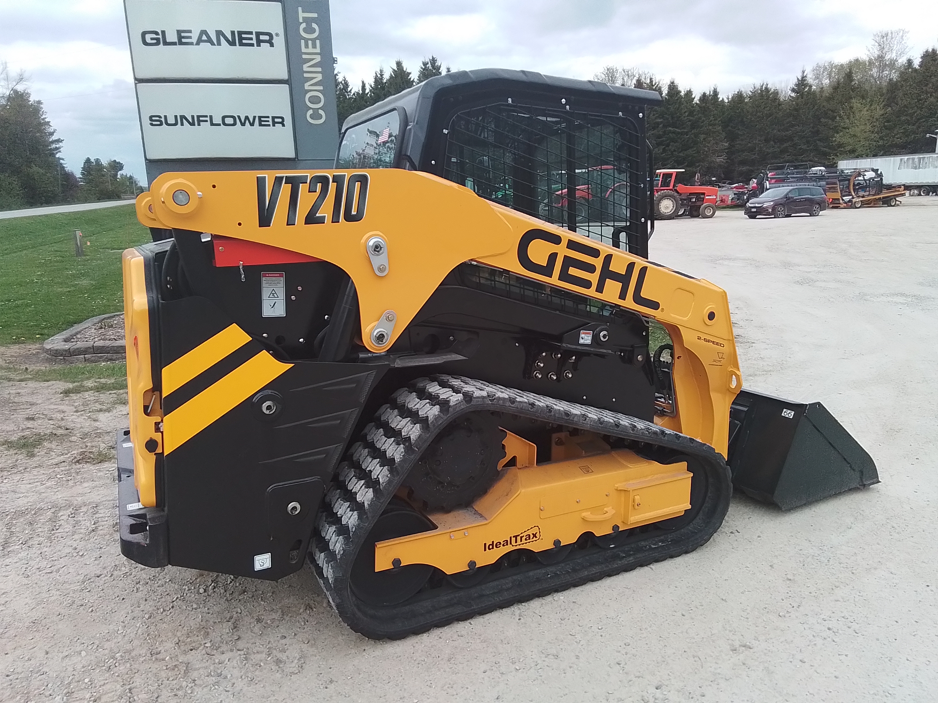 Gehl VT210 Compact Track Loader