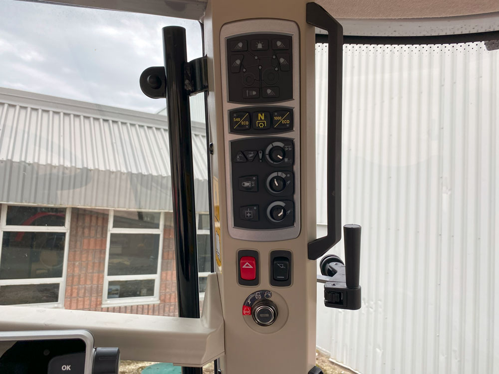 Massey Ferguson 7S.155 Tractor