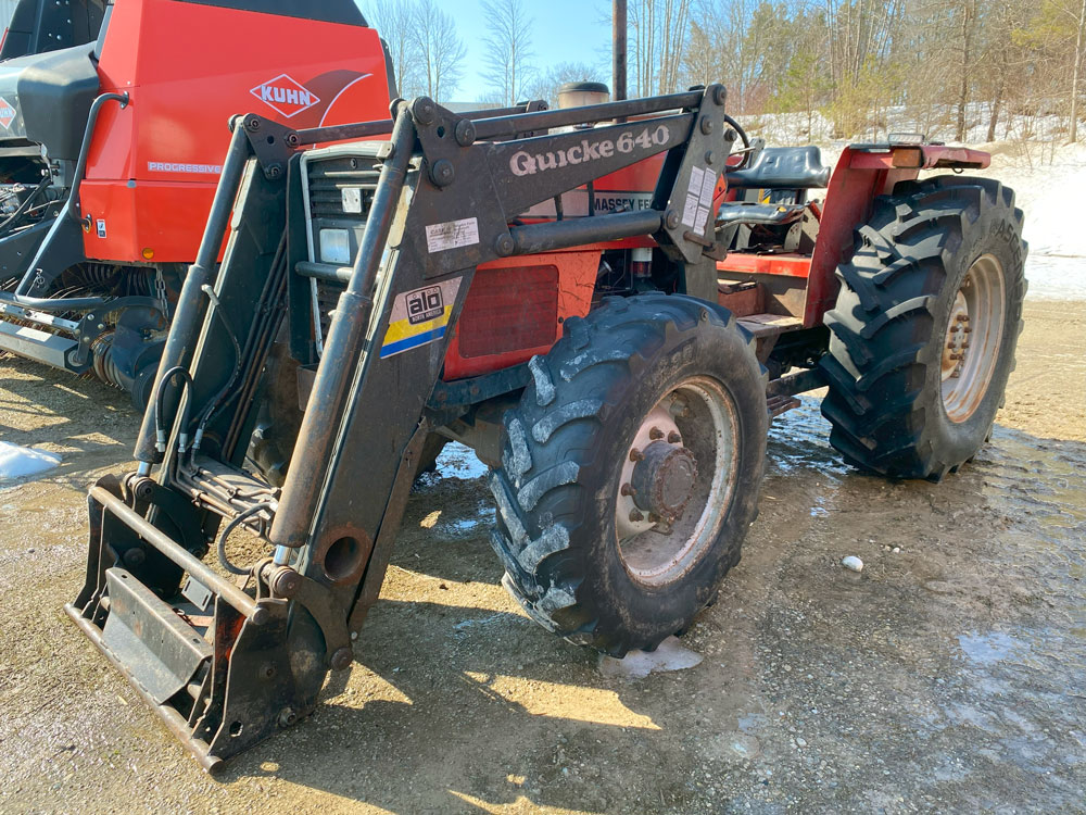 1996 Massey Ferguson 390 Tractor