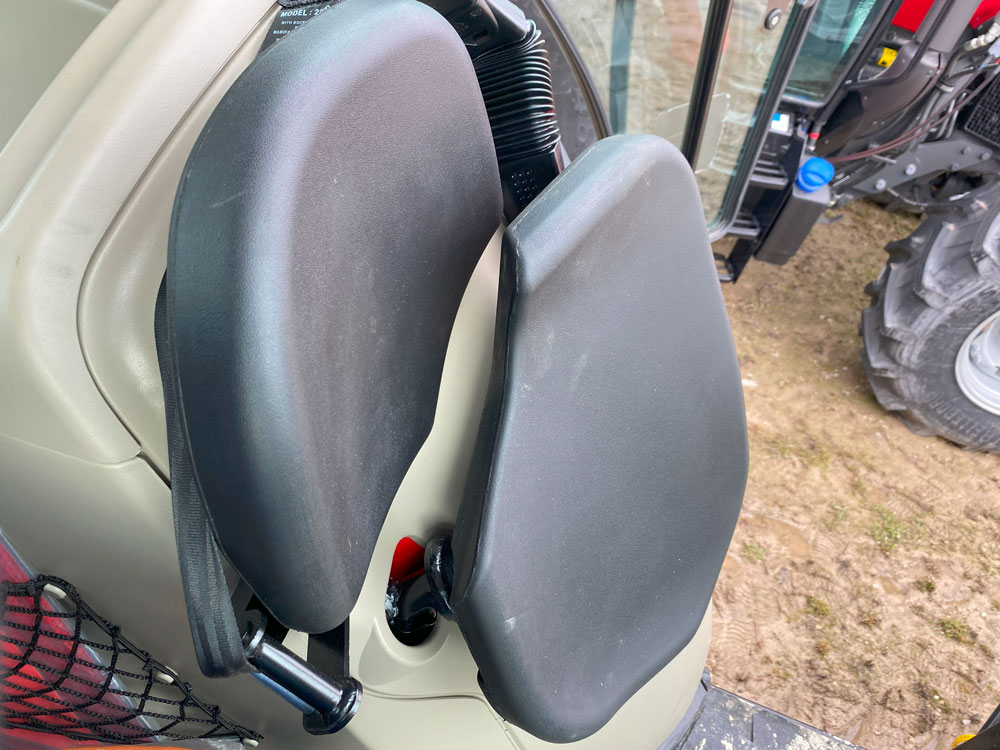 2024 Massey Ferguson 5711D Tractor