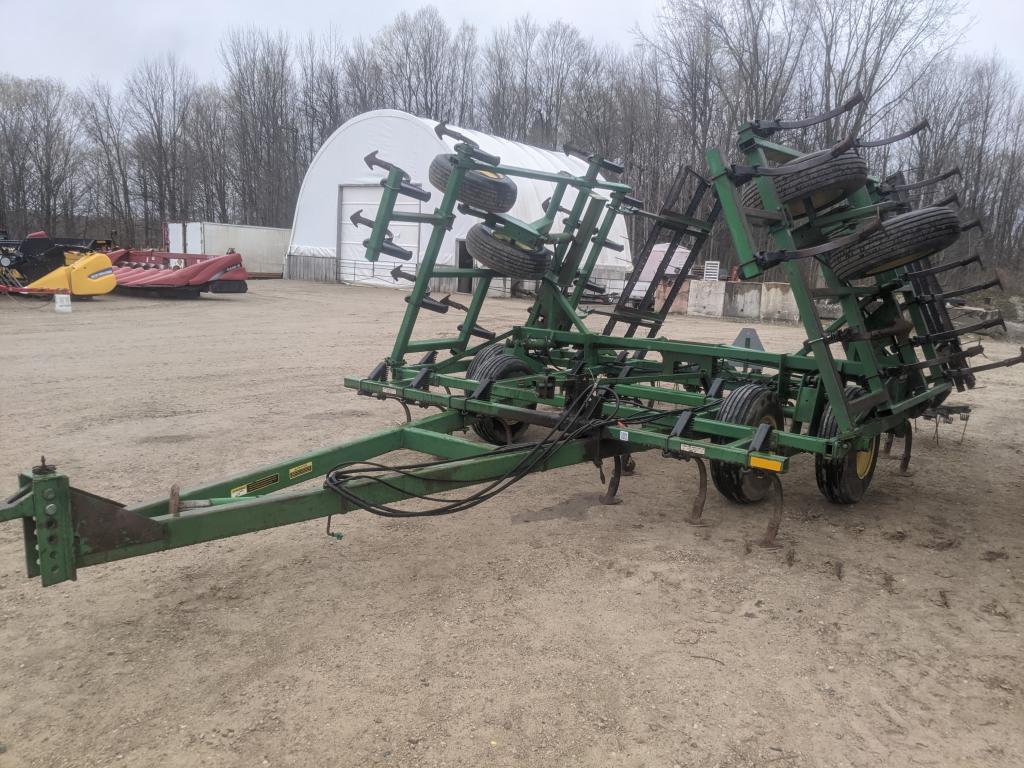 John Deere 960 Field Cultivator for sale in Mildmay, ON IronSearch