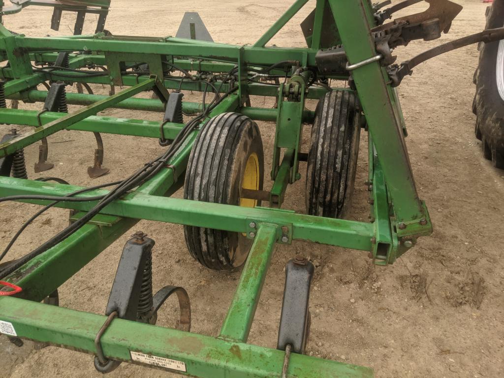 John Deere 960 Field Cultivator for sale in Mildmay, ON IronSearch