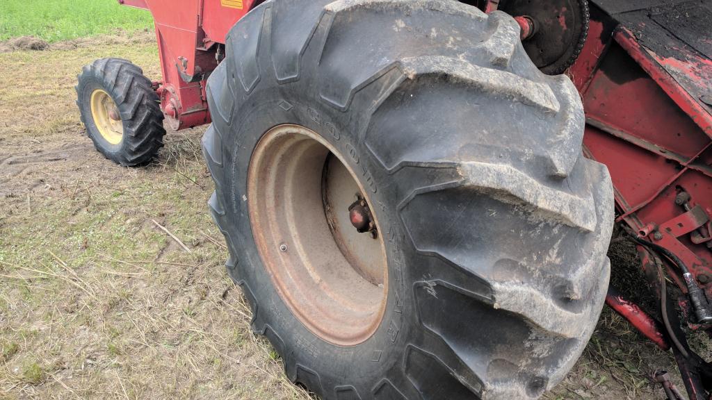 1981 Massey Ferguson 540 Combine for sale in Mildmay, ON | IronSearch