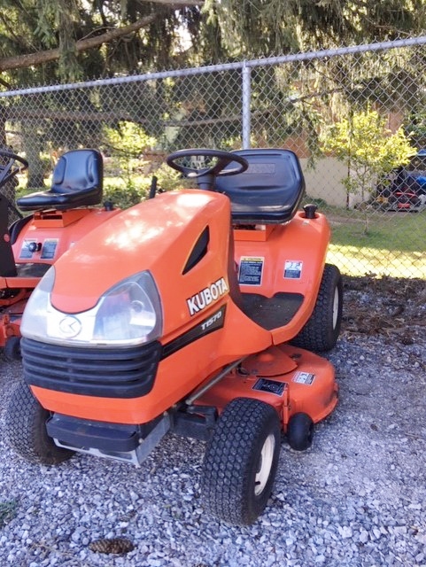 Kubota T1570 Lawn Tractor