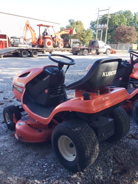 Kubota T1570 Lawn Tractor