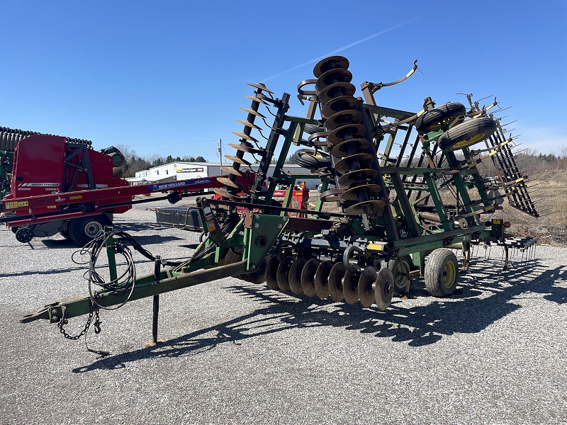 1995 John Deere 726 Field Cultivator