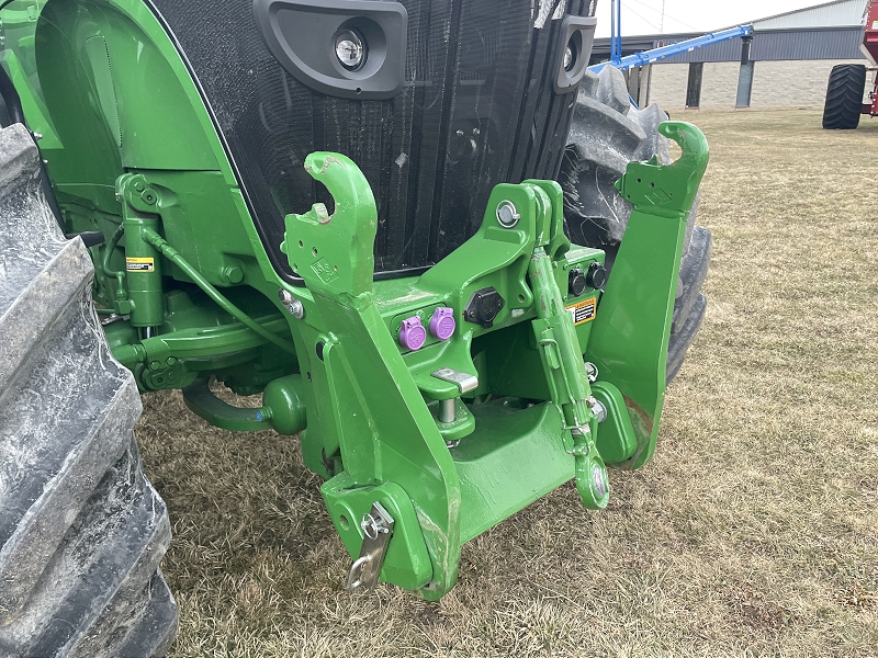 2022 John Deere 7R 230 Tractor