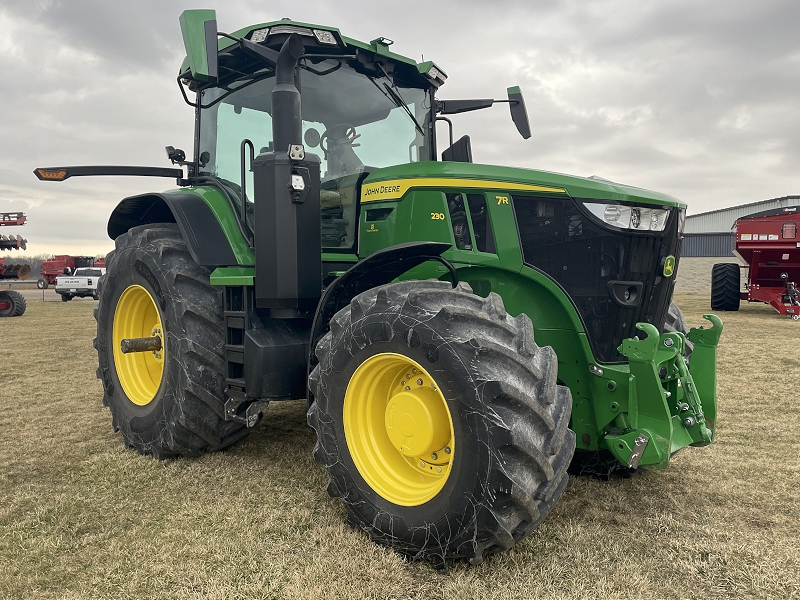 2022 John Deere 7R 230 Tractor