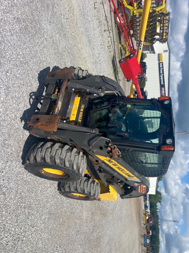 2011 New Holland L225 Skid Steer Loader