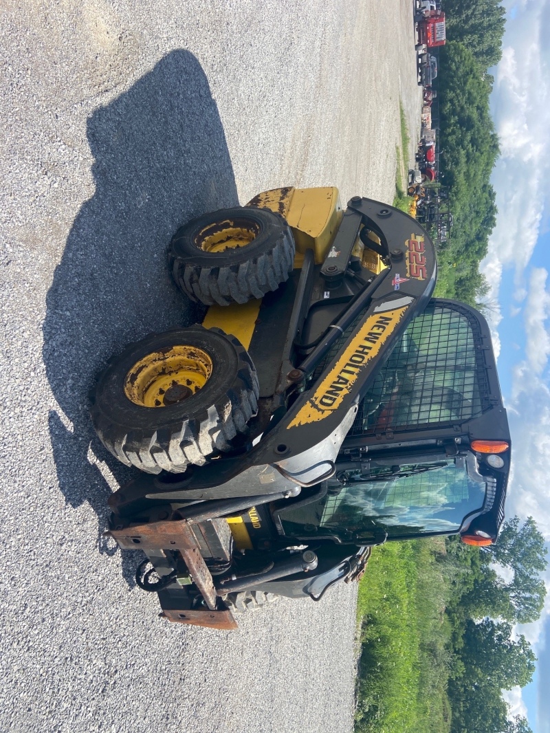 2011 New Holland L225 Skid Steer Loader