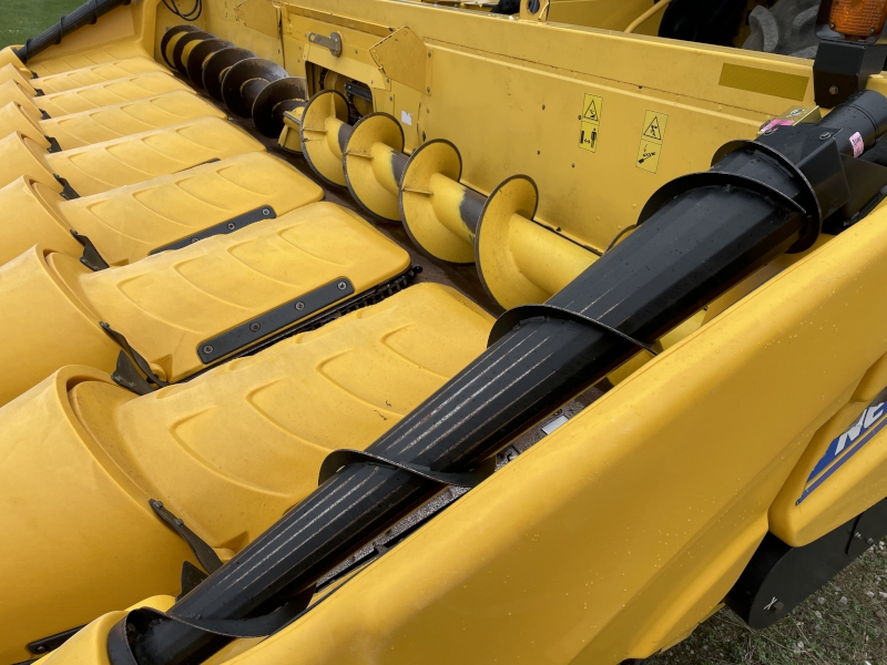 2014 New Holland 980CR Header Corn Head