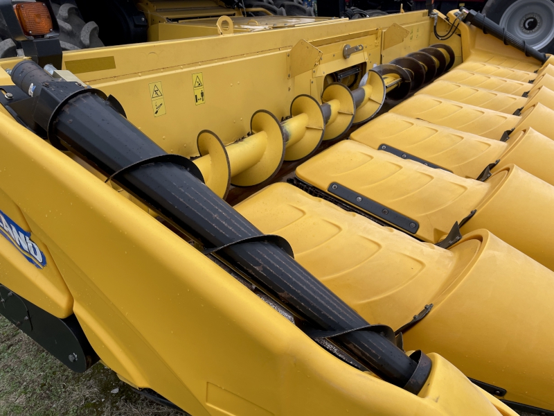 2014 New Holland 980CR Header Corn Head