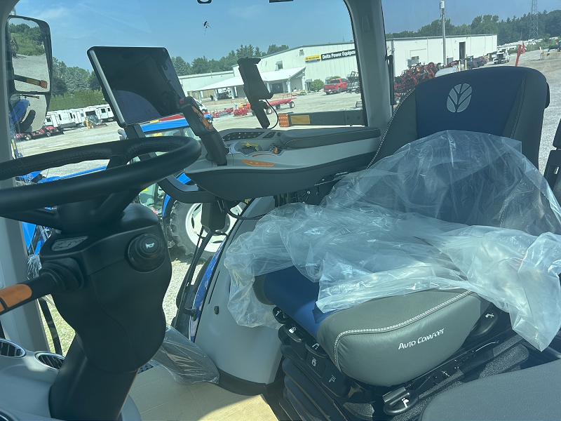 2025 New Holland T8.325  PLMI Tractor