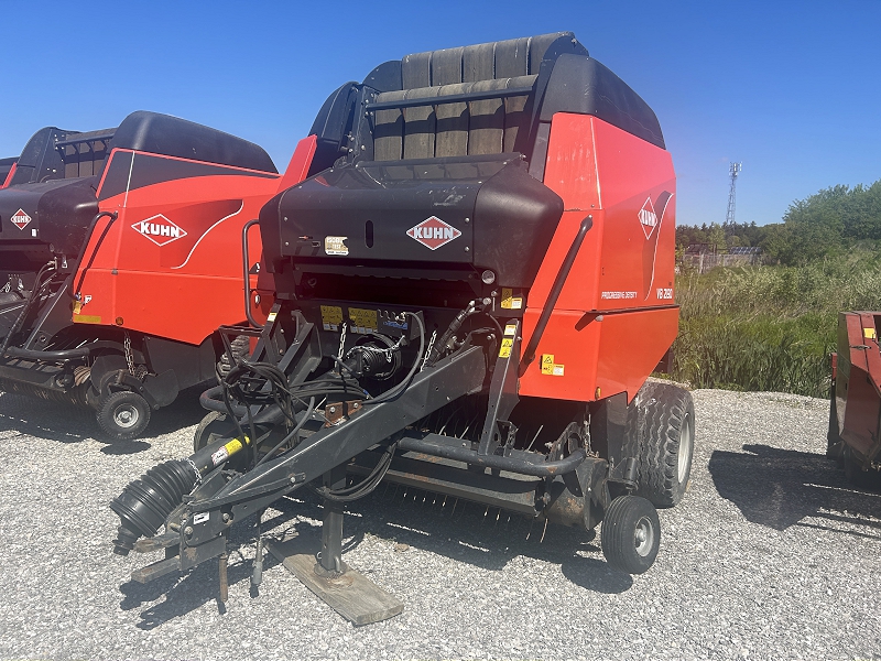 2011 Kuhn VB2190 Baler/Round