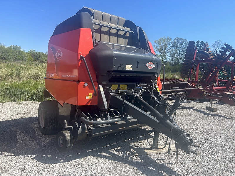 2011 Kuhn VB2190 Baler/Round