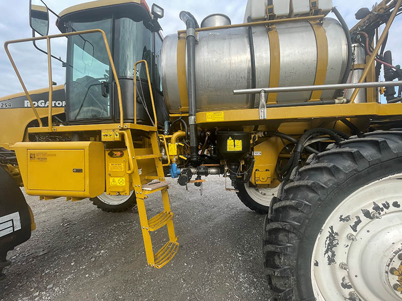 2002 RoGator 1254 Sprayer/High Clearance