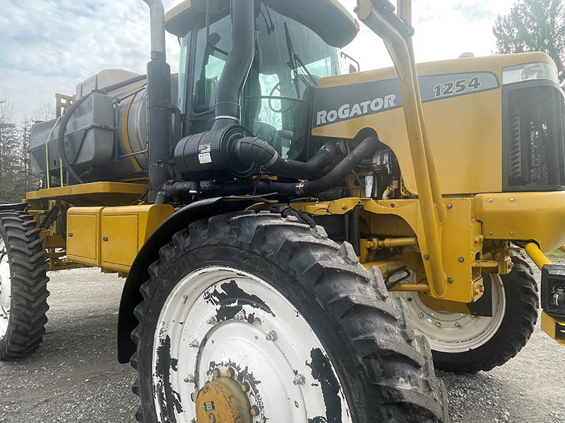 2002 RoGator 1254 Sprayer/High Clearance