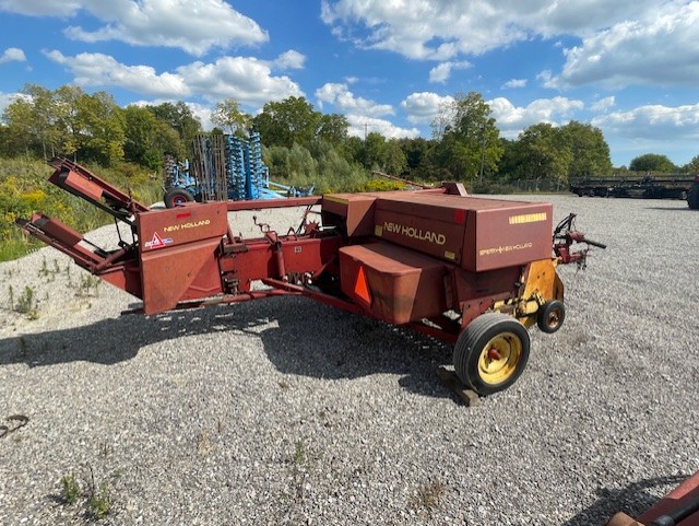 1983 New Holland 316 Baler/Square