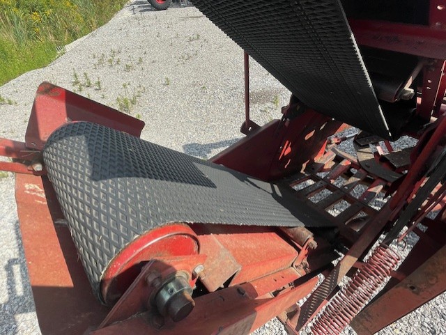 1983 New Holland 316 Baler/Square