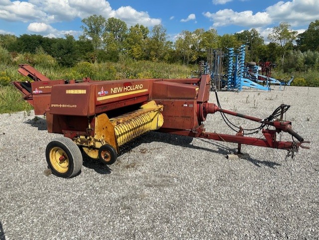 1983 New Holland 316 Baler/Square