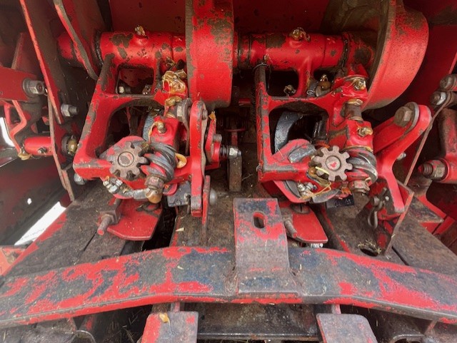 1983 New Holland 316 Baler/Square