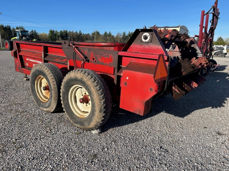 1972 International 575 Manure Spreader