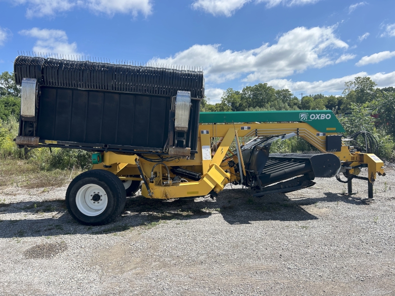 2021 Oxbo 2334 Windrow Merger