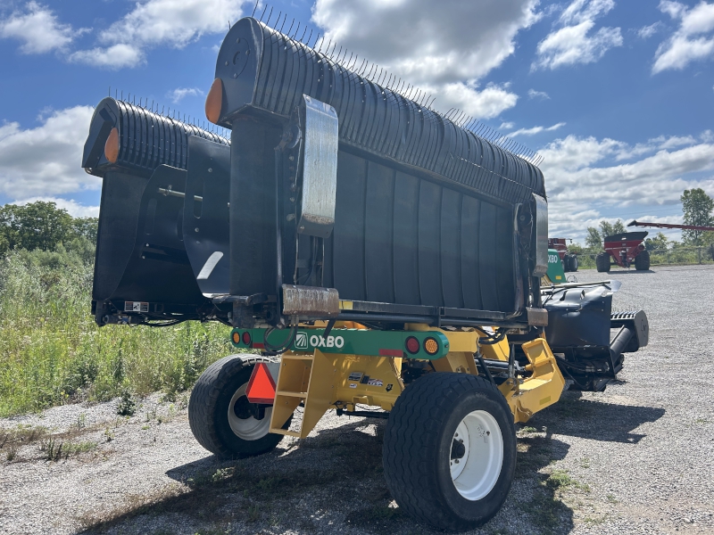 2021 Oxbo 2334 Windrow Merger